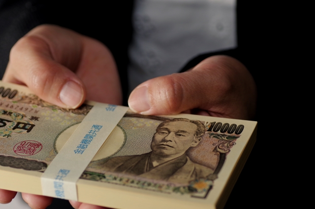 闇金業者に大金を渡してしまう。塩尻市の弁護士や司法書士への無料相談に一歩踏み出す